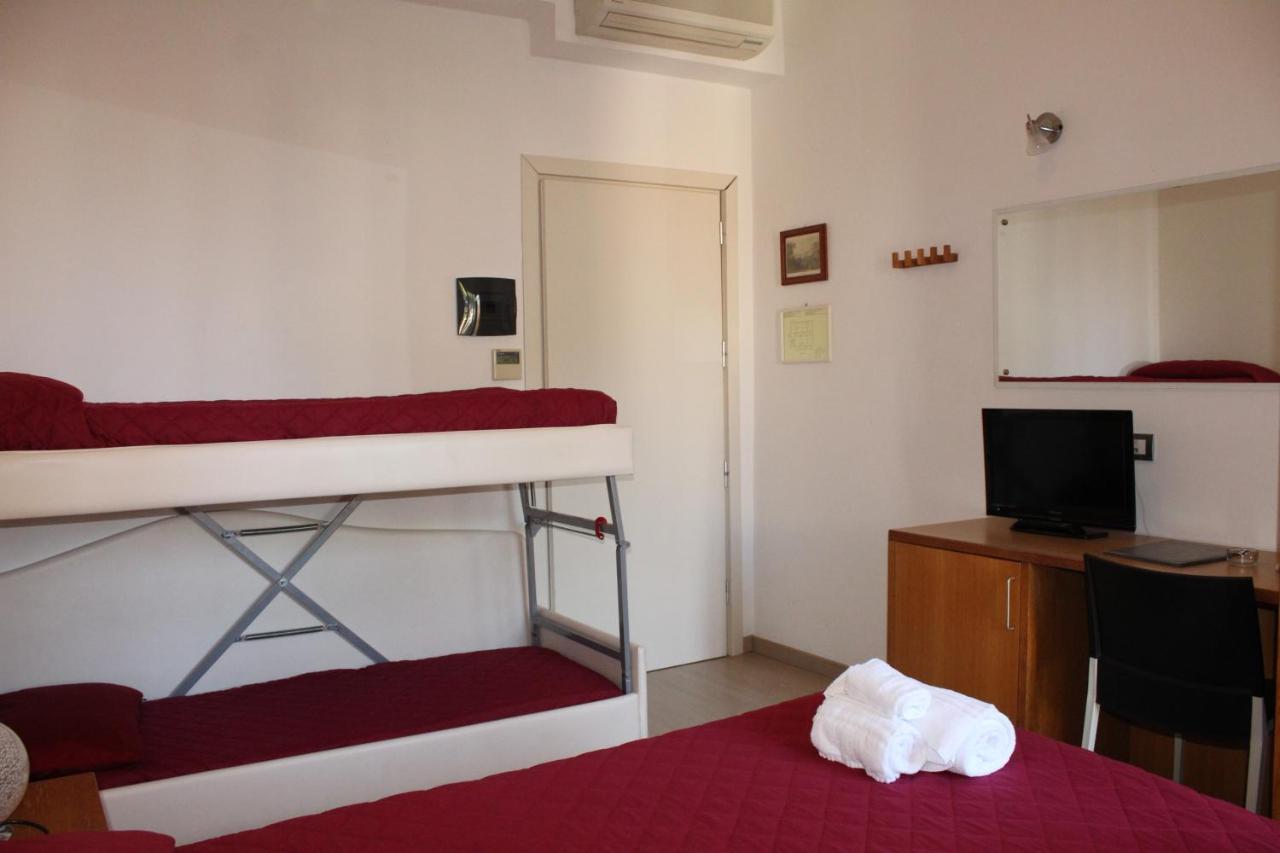 Hotel Morolli Rimini Extérieur photo