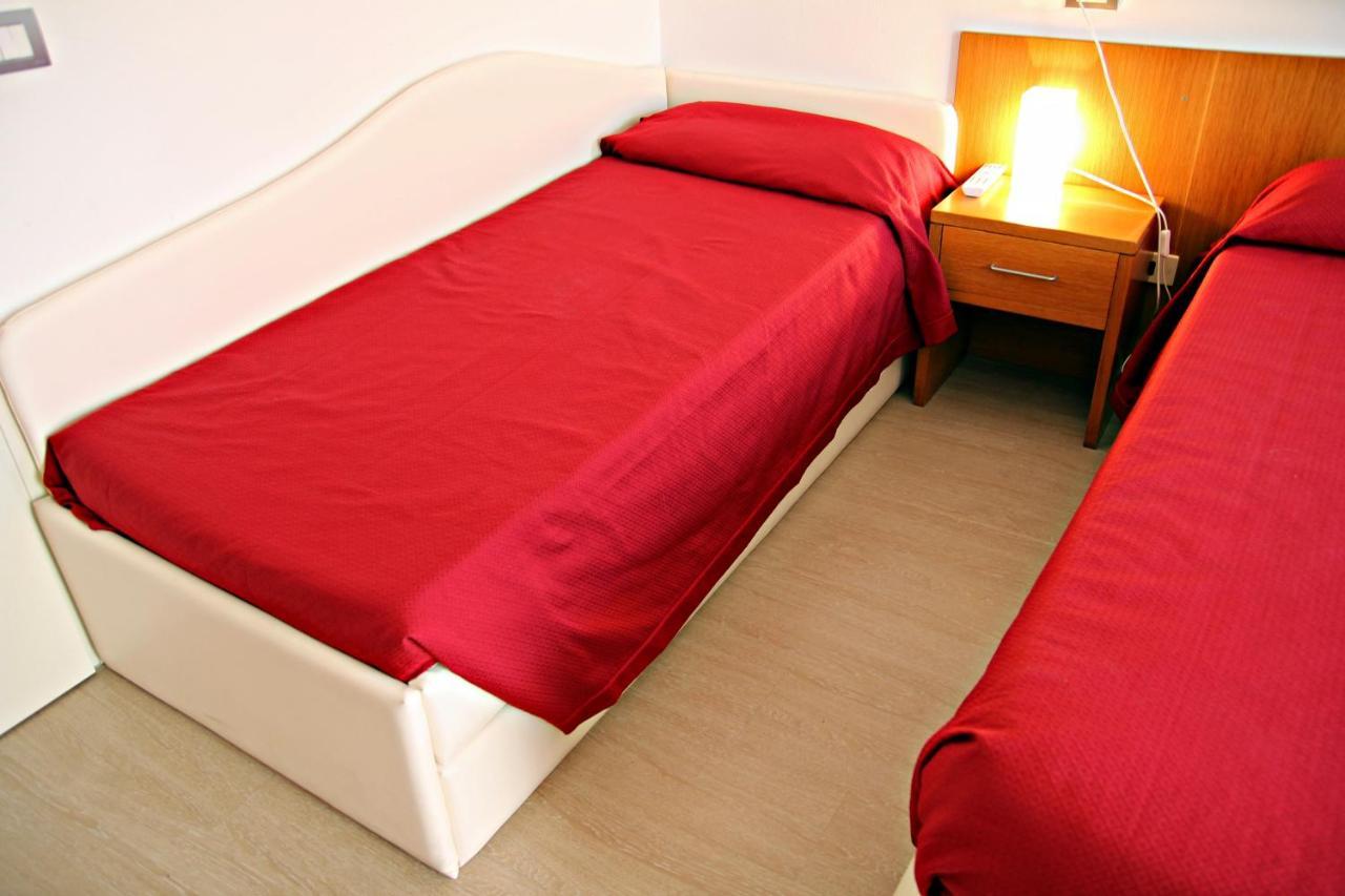 Hotel Morolli Rimini Extérieur photo