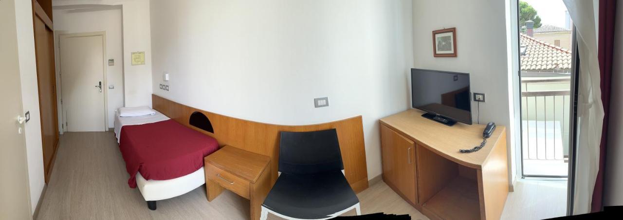 Hotel Morolli Rimini Extérieur photo
