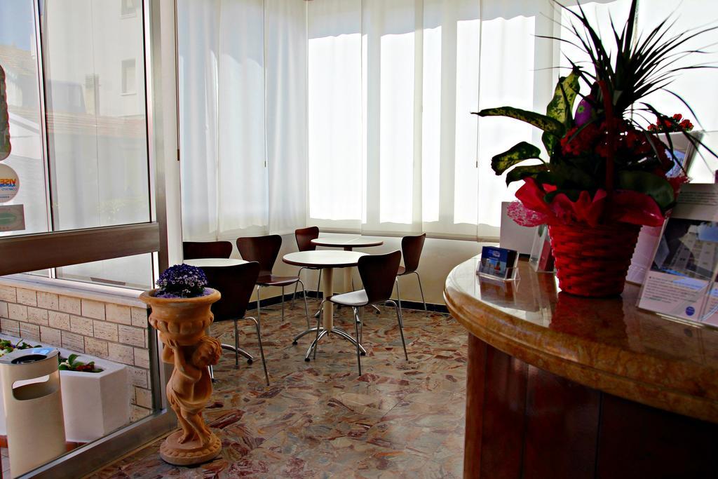 Hotel Morolli Rimini Extérieur photo